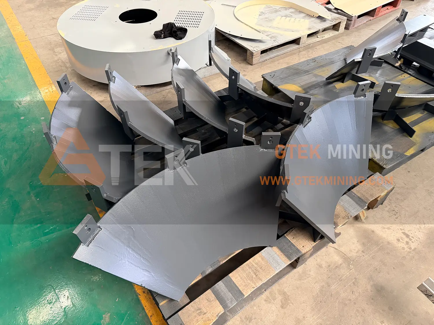 442.8007-00 Feed Hopper Cone - LH